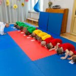 Zabawy ruchowe, rozwijanie sprawności, trening karate